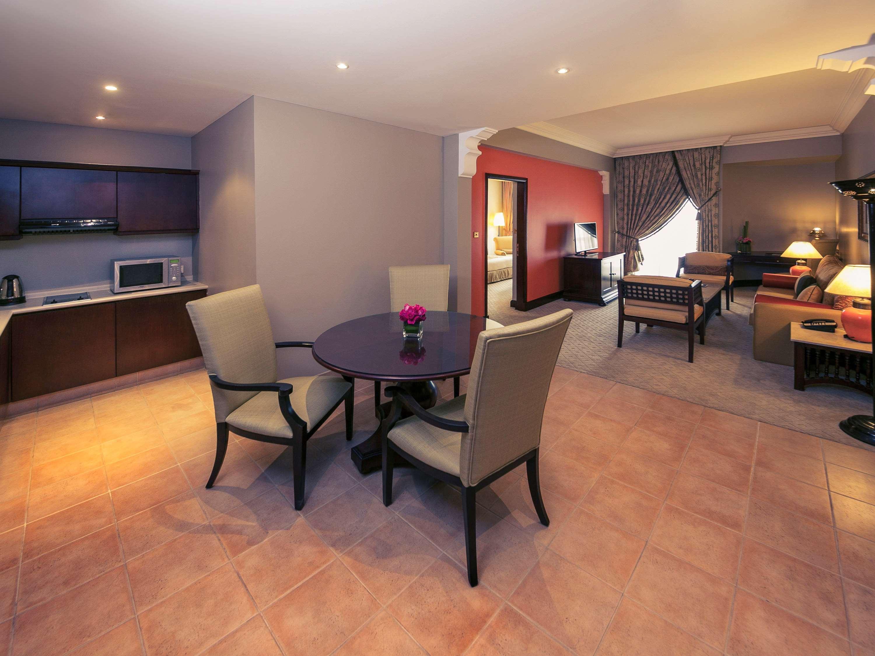 Mercure Grand Hotel Seef - All Suites Al Manamah Esterno foto