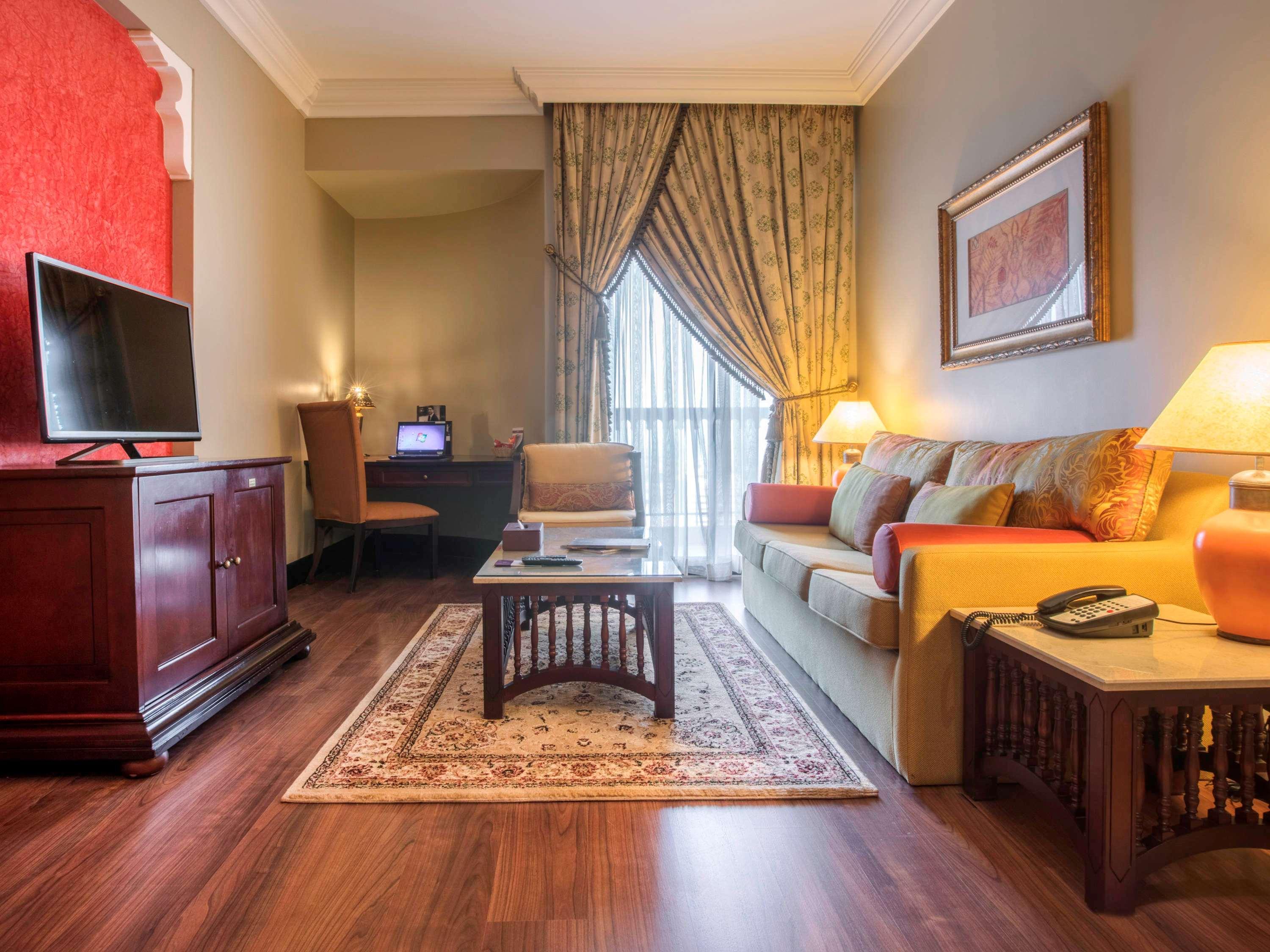 Mercure Grand Hotel Seef - All Suites Al Manamah Esterno foto